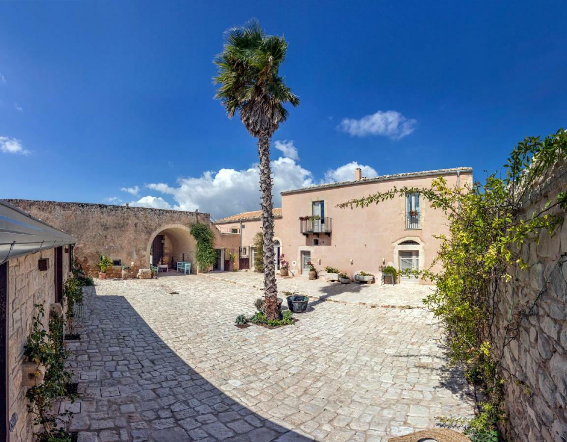 Terre di Cavalusi Relais Guest House Donnafugata Bagian luar foto