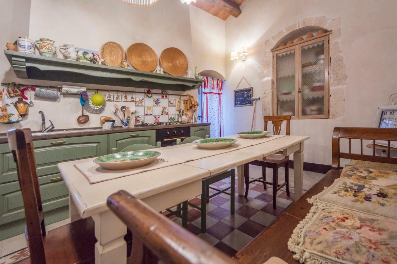 Terre di Cavalusi Relais Guest House Donnafugata Bagian luar foto