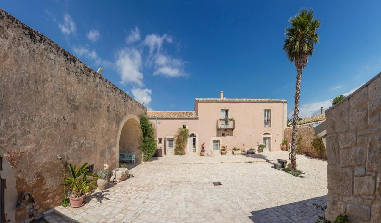 Terre di Cavalusi Relais Guest House Donnafugata Bagian luar foto