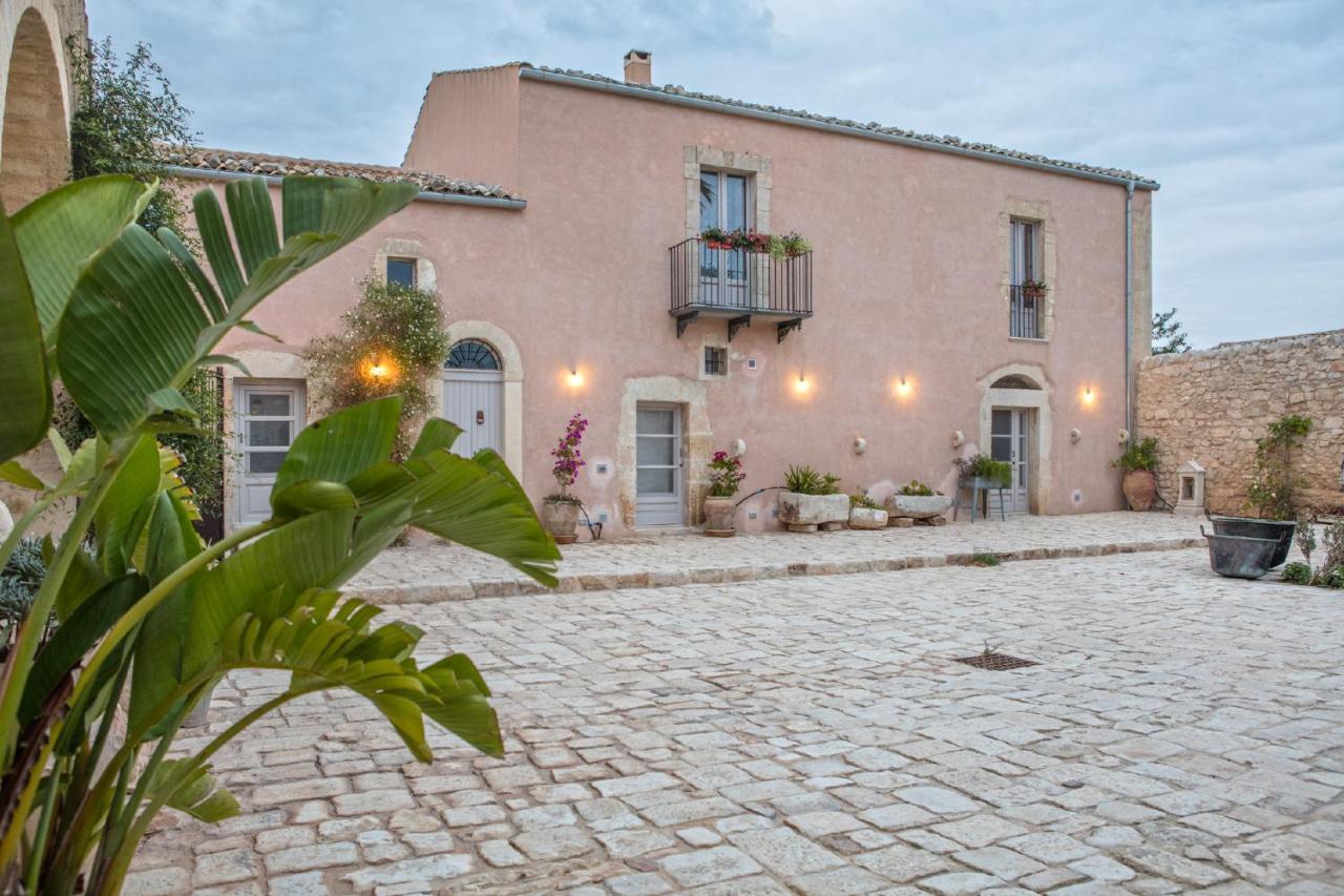 Terre di Cavalusi Relais Guest House Donnafugata Bagian luar foto